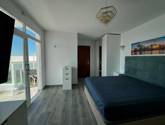 Después - Reforma de dormitorio moderno en Lanzarote